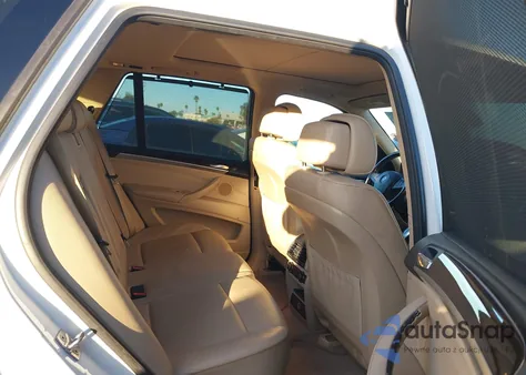 2010 BMW X5 xDrive30I z USA, uszkodzony, nr VIN 5UXFE4C58AL380861